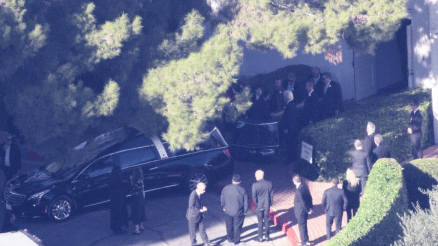 FOTO Matthew Perry a fost înmormântat în Los Angeles. Colegii din „Friends” l-au condus pe ultimul drum