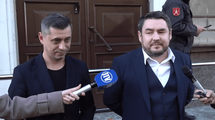 STOP CADRU Liderul „Șansă”, huiduit de Maria Olar și alții, în fața CEC. Lungu: Dragi polițiști, luați-o de aici