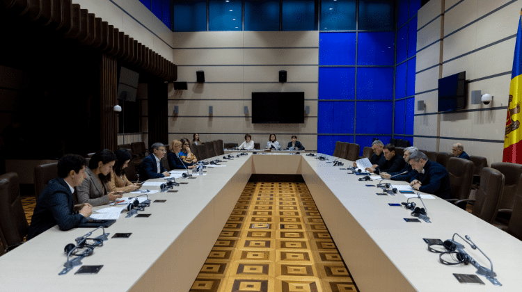 Parlamentul se întrunește vineri în ședință. Pe agendă figurează șase proiecte cu sigla UE
