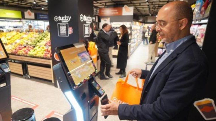 Inteligența artificială a ajuns și în magazine! În Italia, s-a deschis primul magazin controlat în totalitate de AI
