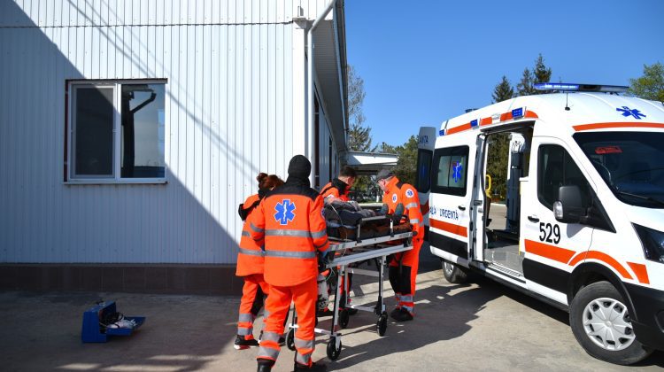 Sute de moldoveni au chemat ambulanța în ultimele luni: Cei mai mulți după s-au intoxicat cu alcool