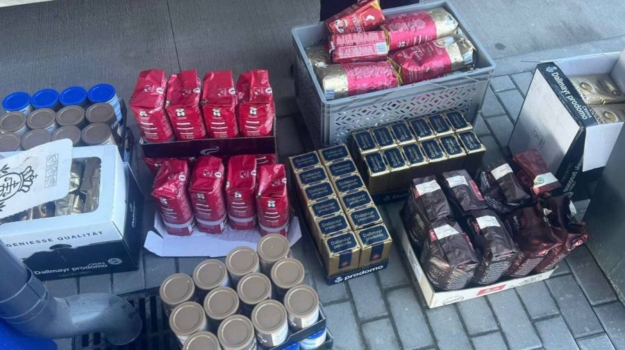 FOTO Lot comercial de cafea, ascuns în lăzile exterioare ale unui camion. Unde urma să ajungă marfa