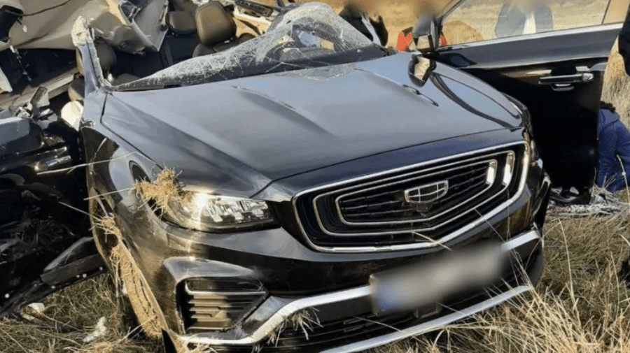 FOTO Accident grav în raionul Fălești. O șoferiță de 19 ani și-a pierdut viața