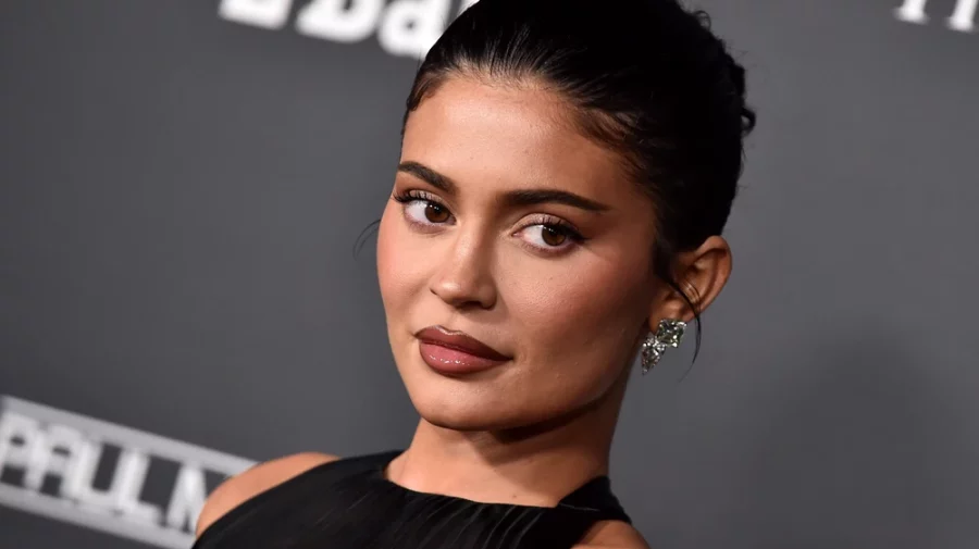 Bonele copiilor lui Kylie Jenner sunt plătite cu 100.000 de dolari