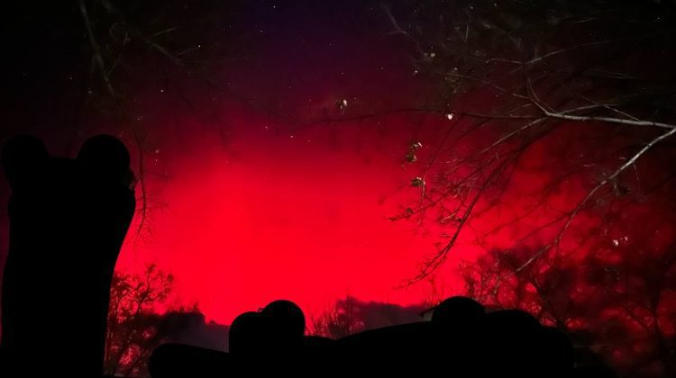 FOTO Fenomen rar, întâlnit în această seară, în Ucraina. Cerul roșu a putut fi observat și în sudul Moldovei