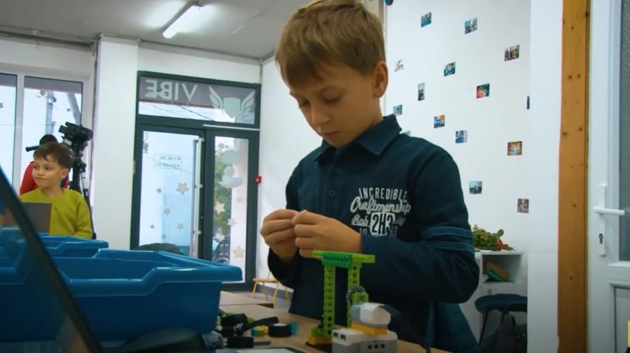 Copiii din Orhei, Hânceşti şi Criuleni fac lecţii de IT şi robotică, datorită sprijinului financiar al Uniunii Europene
