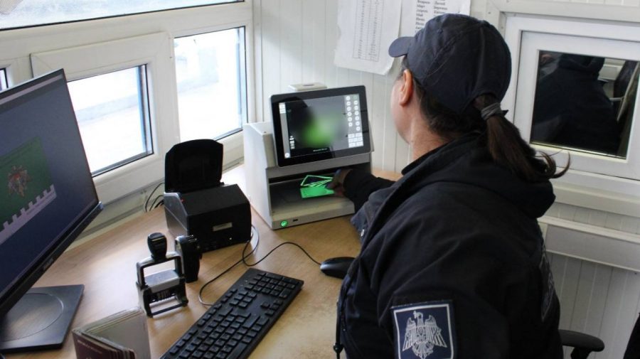 Un bărbat, depistat la vamă cu permis de conducere falsificat! Este cetățean moldovean?