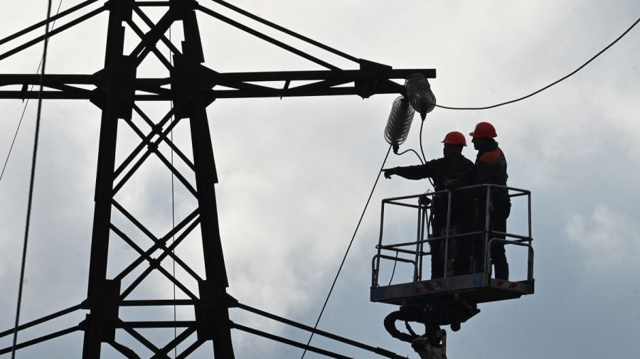 Ucraina: 400 de localităţi au rămas fără energie electrică din cauza vremii