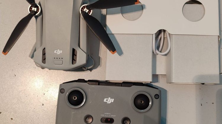 FOTO Străină depistată cu dronă nedeclarată în bagaj. Autoritățile vamale intervin