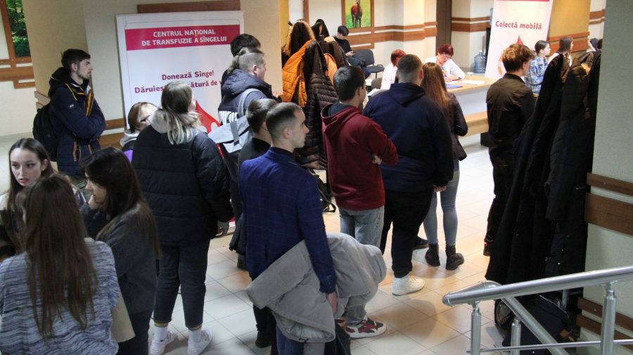 FOTO Vor să salveze vieți! Studenți, cadre didactice și angajați de la USM au donat sânge