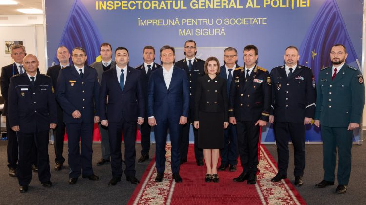 FOTO Cei mai buni angajați ai Poliției Naționale a Republicii Moldova s-au ales cu diplome de la Guvern