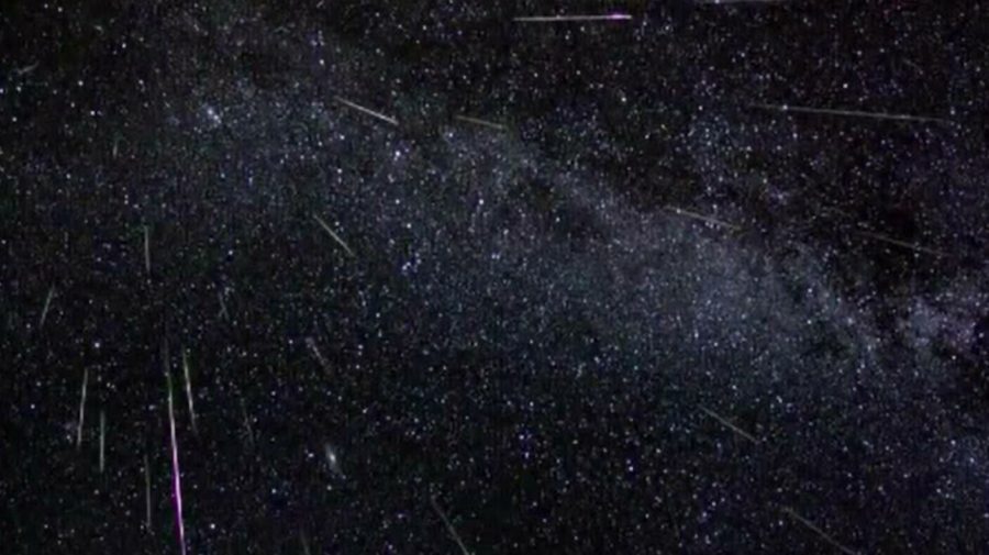 Spectacol pe cerul nocturn. Ploaia de meteori Geminide va atinge apogeul în zilele următoare