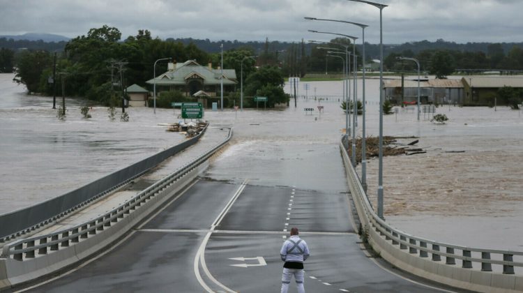 Australia: Sute de persoane au fost evacuate din cauza inundaţiilor