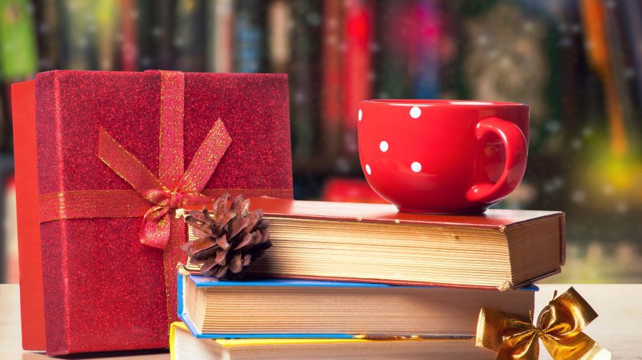 5 cărți rafinate pe care să le dăruiești de Crăciun
