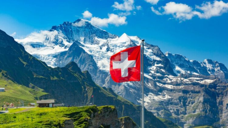 Tinerii din țară sunt invitați să participe la o tabără de vară în Elveția