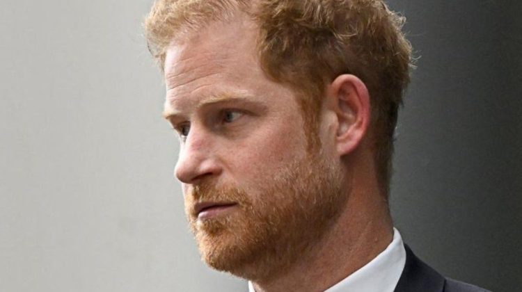 Prinţul Harry este obligat să plătească 56 mii euro, după ce a pierdut într-un proces de calomnie