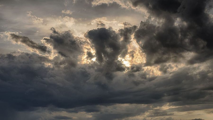 METEO Vremea o ia razna în toată țara. Meteorologii anunță cer noros pentru sâmbătă