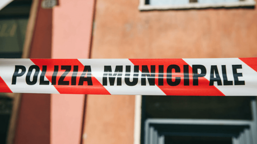 Un tată din Italia a murit încercând să-și salveze copilul care a căzut de la balcon