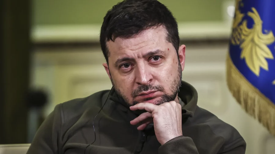 Zelenski se pregăteşte de defensiva de iarnă şi ordonă construirea mai multor fortificaţii