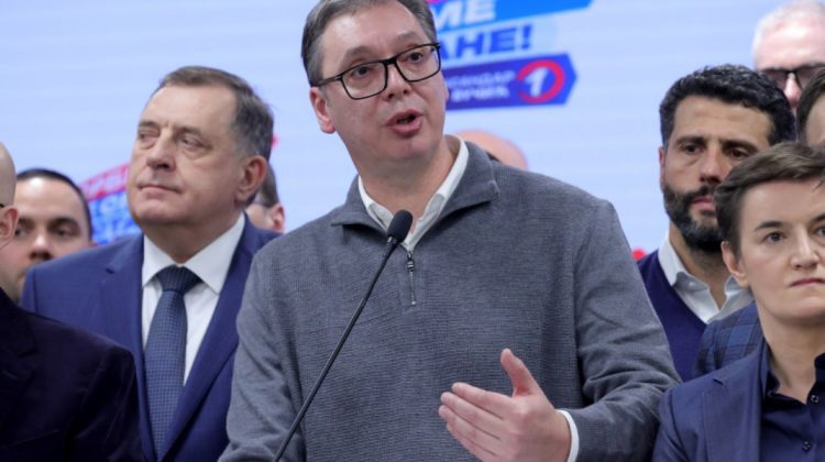 Vucici acuză „o țară importantă” că vrea să „influențeze alegerile în Serbia”. Observatorii spun că au fost fraudate
