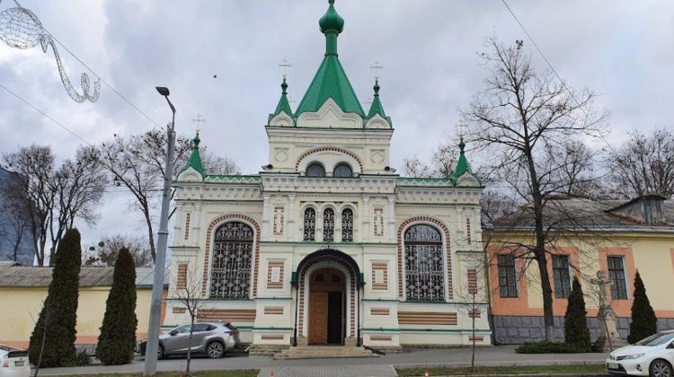 VIDEO O biserică din Capitală a trecut la Mitropolia Basarabiei! Decizia a fost întâlnită cu aplauzele enoriașilor