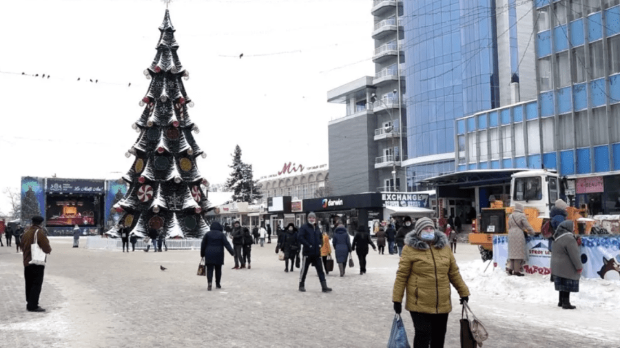 VIDEO Sărbătorile – așteaptate cu nerăbdare și la Bălți. Când va fi inaugurat bradul