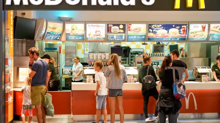 McDonald’s vrea să deschidă 10.000 de noi restaurante în 3 ani, ca să-și dubleze veniturile