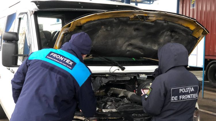 Un bărbat de 40 de ani, cu dublă cetățenie, prins la vamă cu un automobil furat din Italia. Detalii de la IGPF