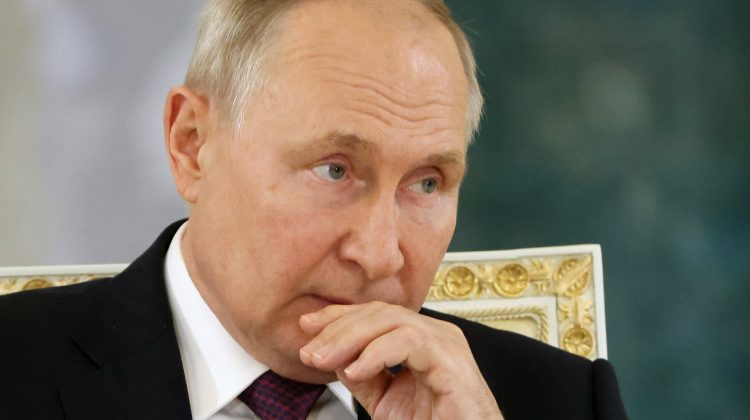 Putin față în față cu Putin. Cum a reacţionat președintele la „sosia” sa produsă de AI