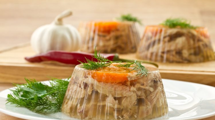 Cât timp se păstrează răcitura de porc după Sărbători