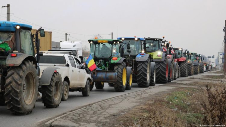 VIDEO Protestele agricultorilor în România: Vor să ajungă la București și amenință că merg la Guvern cu topoare