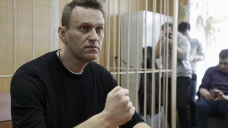 VIDEO Navalnîi, supus la o nouă ”tortură”. Opozantul, obligat să asculte zilnic un cântec pro-Putin