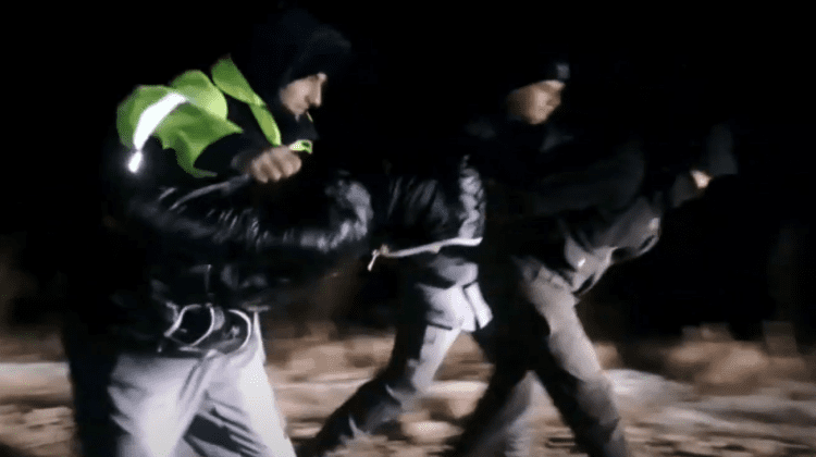 VIDEO Migrație ilegală în schimbul a 3000 dolari. Poliția de Frontieră a percheziționat și reținut un organizator