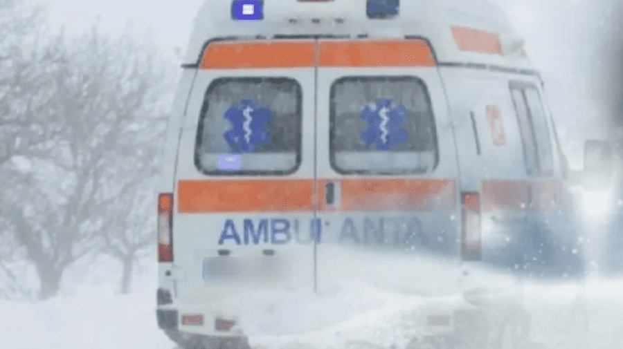 A născut în ambulanță, în drum spre maternitate. Povestea unei femei din Ungheni