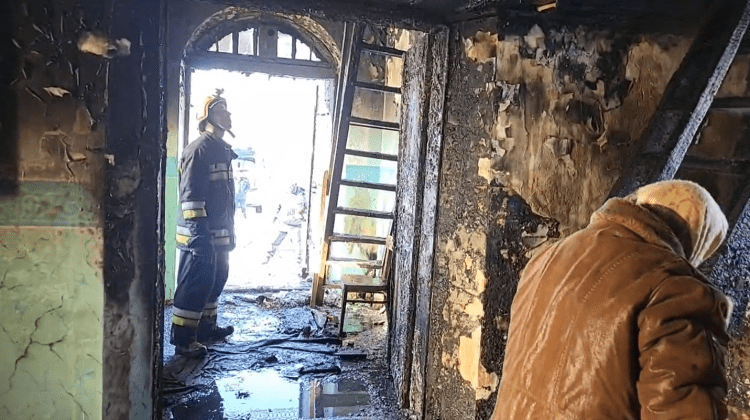 Imagini VIDEO dramatice cu o biserică din Soroca care a luat foc. Lăcașul, distrus aproape în totalitate