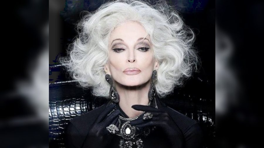 La vârsta de 92 de ani, Carmen este cel mai în vârstă model din lume. Anul trecut a apărut pe coperta Vogue