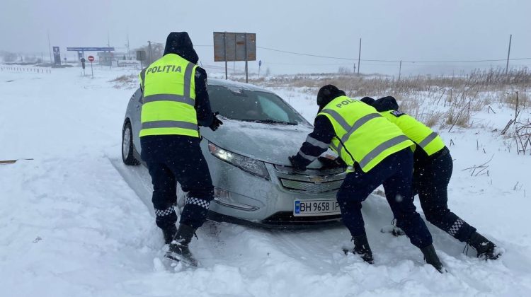 Poliția: 29 de accidente și o persoană traumatizată pe drumurile naționale, din cauza condițiilor meteo