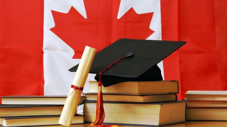 Canada va plafona numărul permiselor pentru studenţii străini