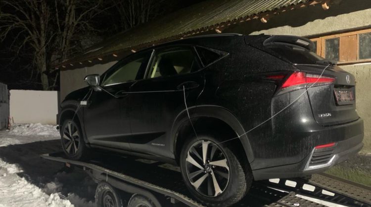 Surpriză la vama Leușeni. Un lexus, căutat de autoritățile din Italia, depistat la intrarea în Republica Moldova