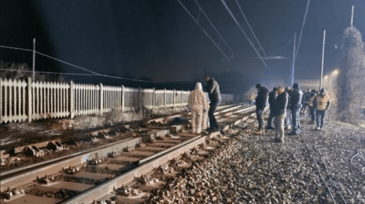 Copil moldovean, separat de mama în Italia, a murit sub șinele trenului. Ar fi zăcut aproape o oră pe cale ferată