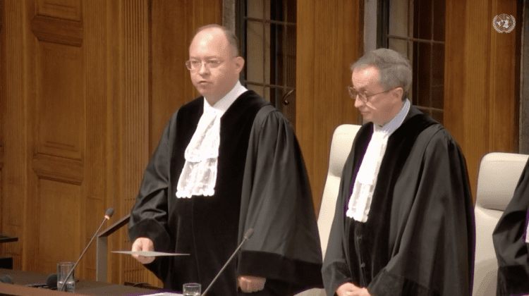Haga: Primul judecător din România ales membru al CIJ, Bogdan Aurescu, a depus jurământul de membru