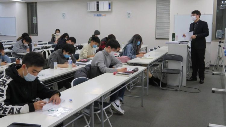 Numărul de profesori din Japonia aflați în concediu din cauza unor tulburări de sănătate mintală atinge un nivel record