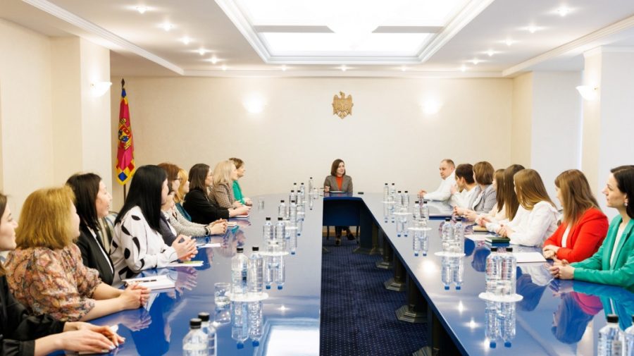 FOTO Maia Sandu s-a consultat cu profesorii despre referendumul pentru aderarea Republicii Moldova la UE