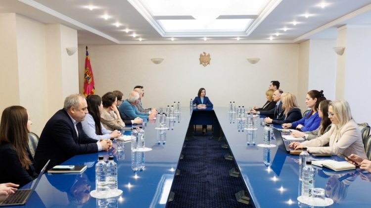 FOTO O nouă rundă de consultări la Președinție despre referendumul privind aderarea Republicii Moldova la UE