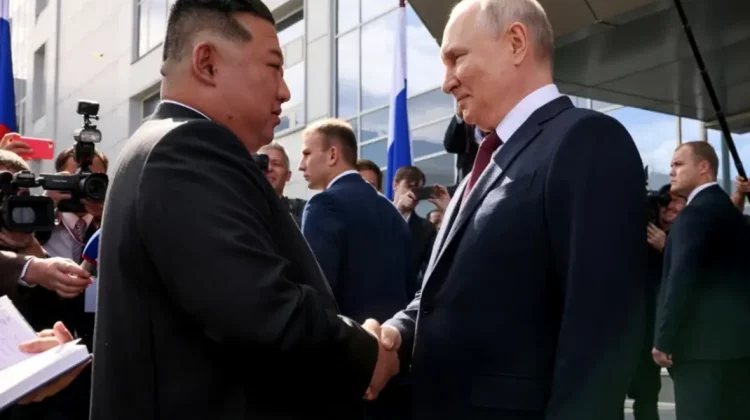 VIDEO Vladimir Putin i-a dăruit lui Kim Jong Un o limuzină fabricată în Rusia