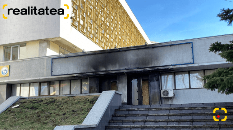 Amendă sau închisoare! Ce riscă persoana reținută pentru incendierea Centrului NATO de la Chișinău