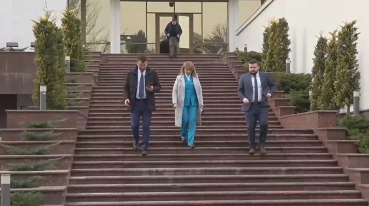 VIDEO Consultări la Președinție: Costiuc așteaptă decizia CC, Spătaru cere transparență, iar Galbur exprimă divergențe