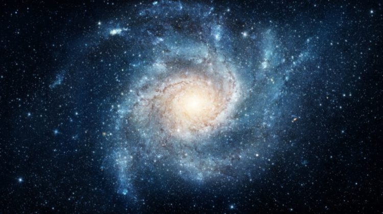 A fost descoperită o galaxie „ciudată”, veche de 13 miliarde de ani, care nu ar fi trebuit să existe