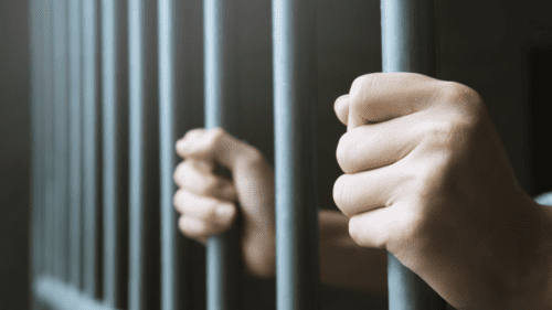 Un moldovean, condamnat la ani grei de închisoare. A exploatat sexual o adolescentă, pe care o cunoscuse pe Instagram