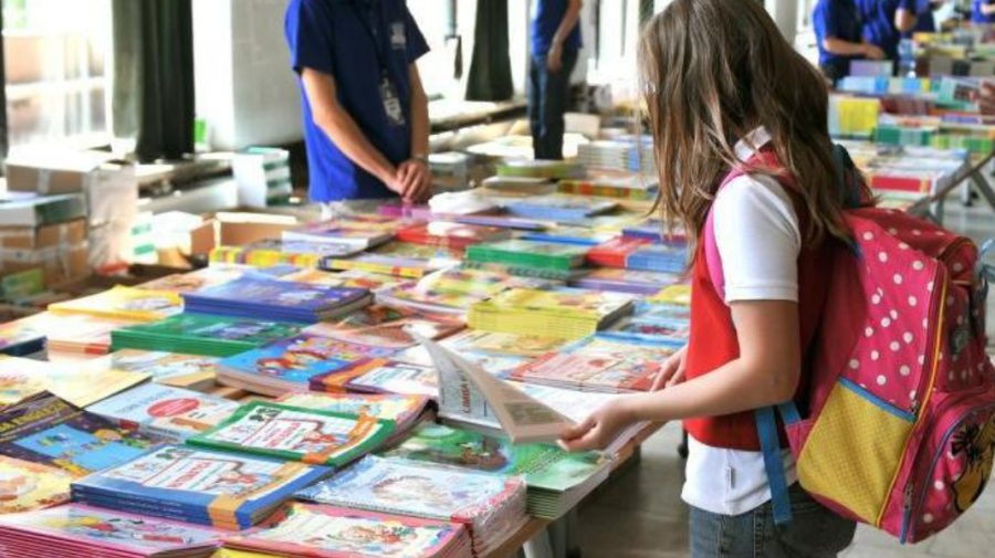 Cum vor arăta noile manuale școlare? Fiecare persoană poate oferi recomandări
